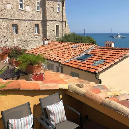 Vakantiehuis Old Roof Terrace And Sea Views Antibes
