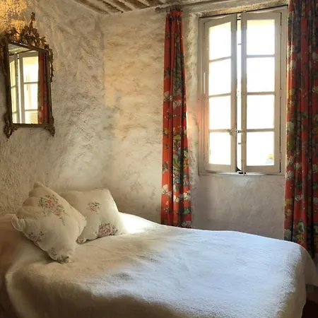 بيت للعطل Old Roof Terrace And Sea Views أنتيب